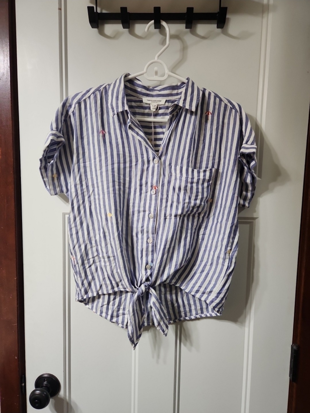 NWT Beach Lunch Lounge Beach Goer Button-Up